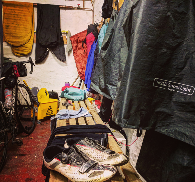 Bikepacking with DD tarp - kit room