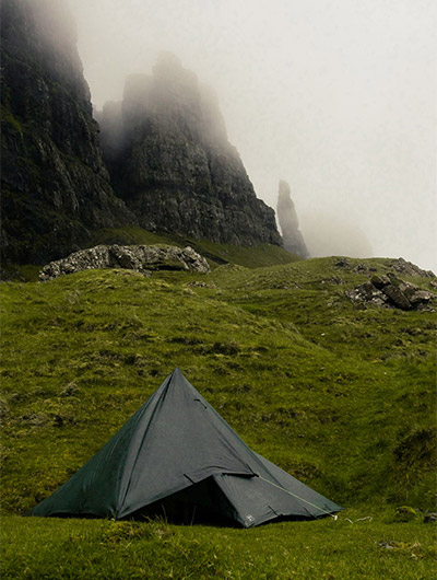 Martin Dlabaja camping in Scotland with DD Tarp 3x3