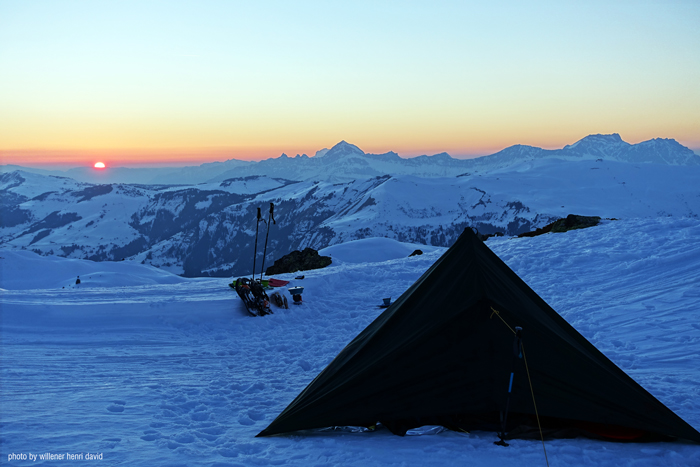 DD SuperLight Tarp on Mt Blanc at sunrise - Henri Willener